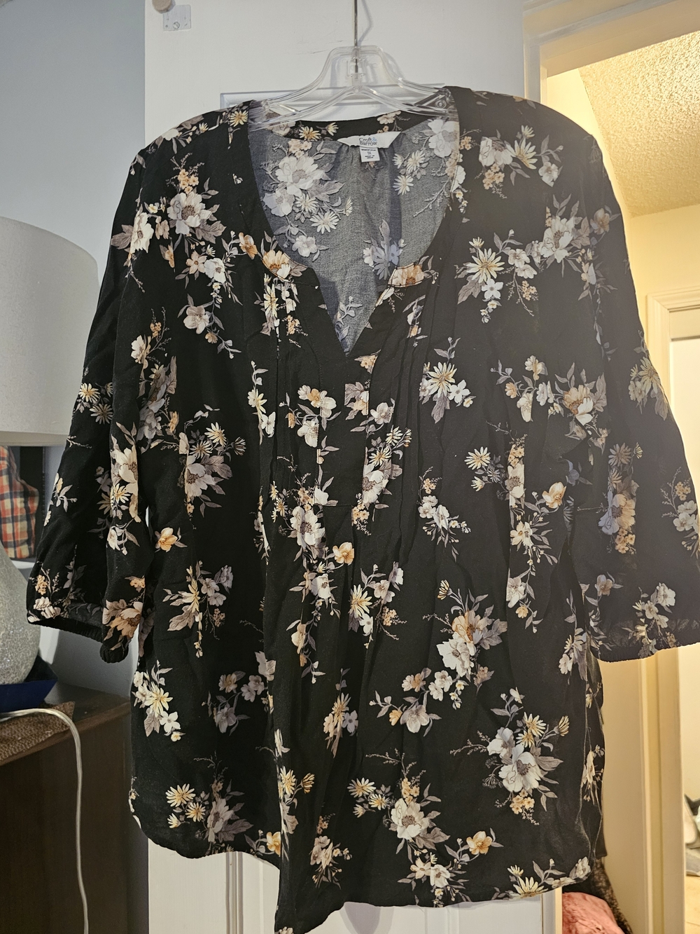 4/$25 croft & barrow Black Floral V-Neck Top with Cream and Tan Blooms